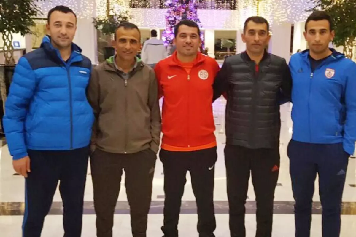 5 erkek kardeş, farklı şehirlerde aynı işi yapıyor