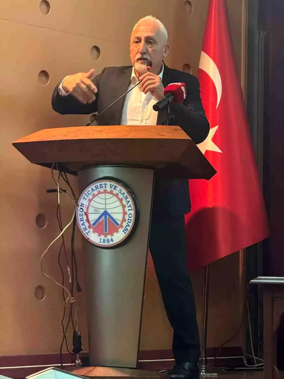 Ahmet Kazaz, Trabzon Ticaret ve Sanayi Odası'ndaki Görevlerinden İstifa Etti