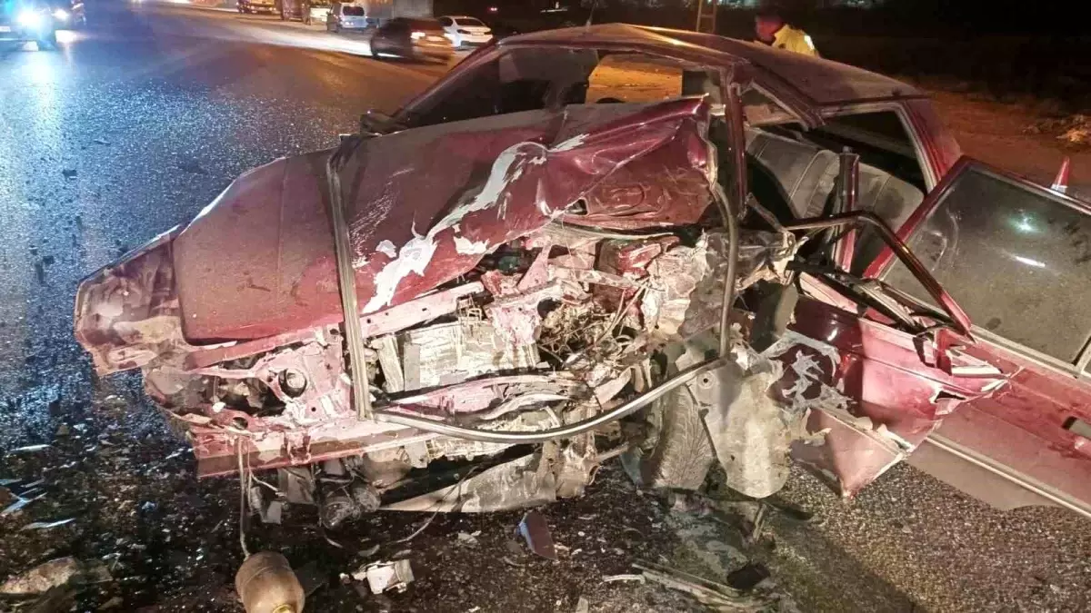 Amasya'da Kafa Kafaya Çarpışan Otomobillerde 1 Ölü, 3 Yaralı