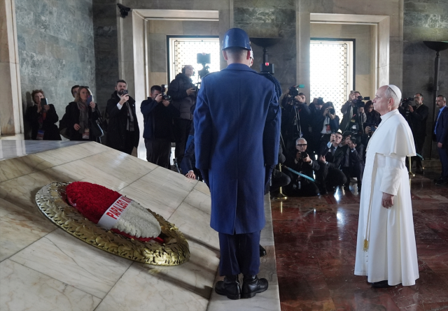 Pope Leo XIII, who visited Anıtkabir, signed the Special Book