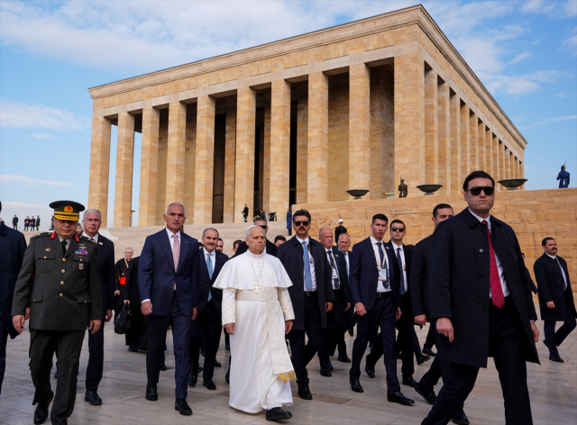 Pope Leo XIII, who visited Anıtkabir, signed the Special Book
