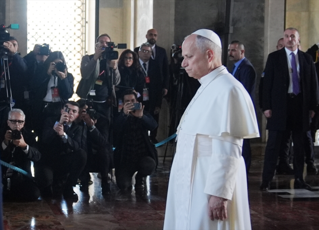 Pope Leo XIII, who visited Anıtkabir, signed the Special Book