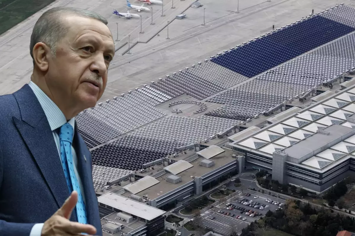 Atatürk Havalimanı'nda teslime hazır 9 bin 200 araç tek karede görüntülendi