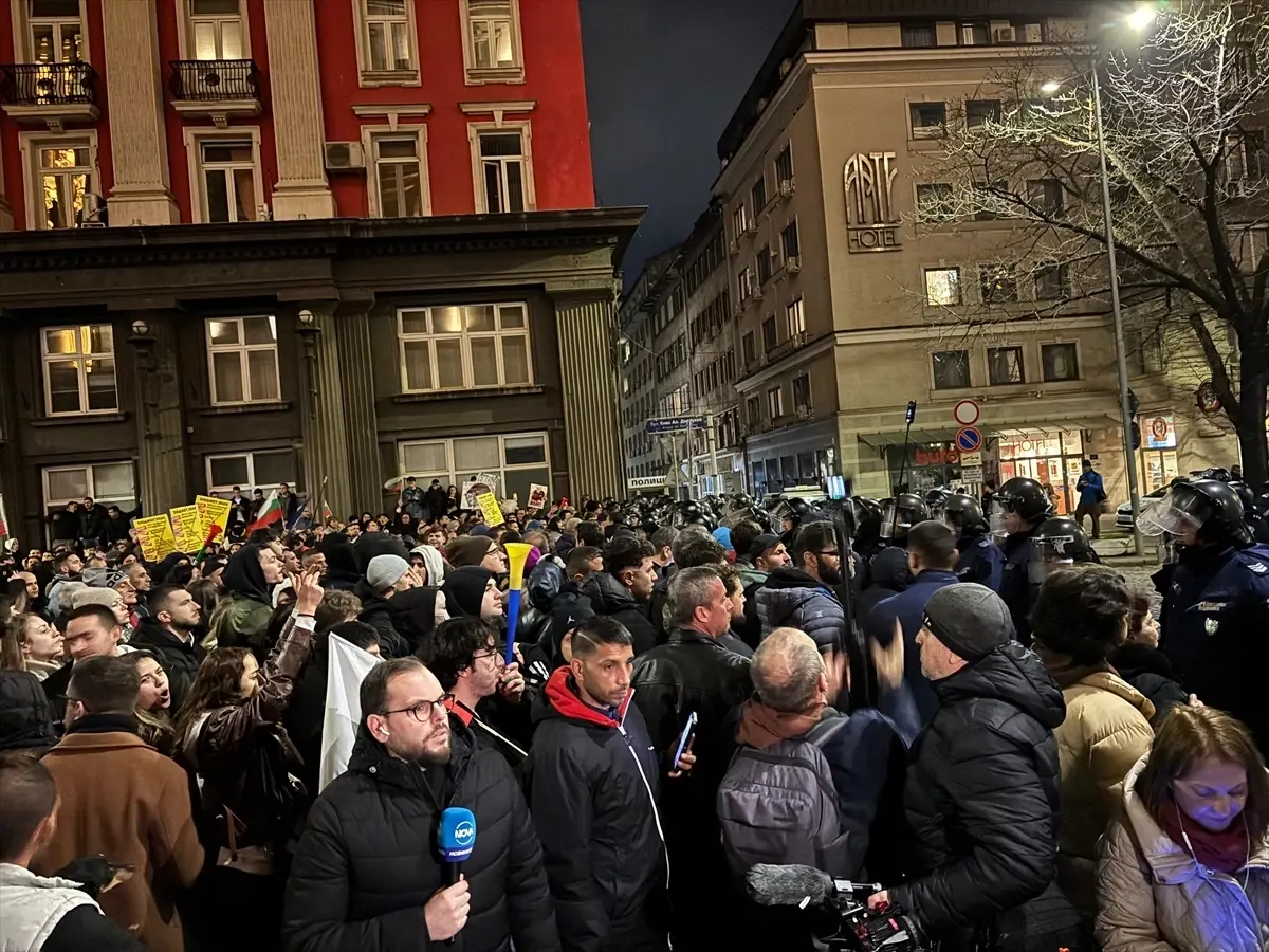 Sofya'da Yeni Bütçe Taslağına Protesto