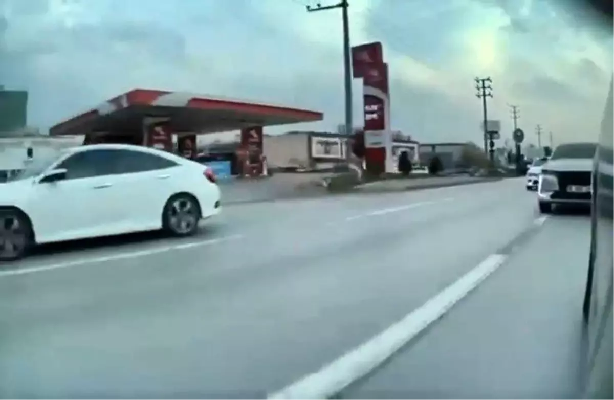 Bursa'da Tehlikeli Hız ve Makas Atma İle Trafik Kazası Tehlikesi