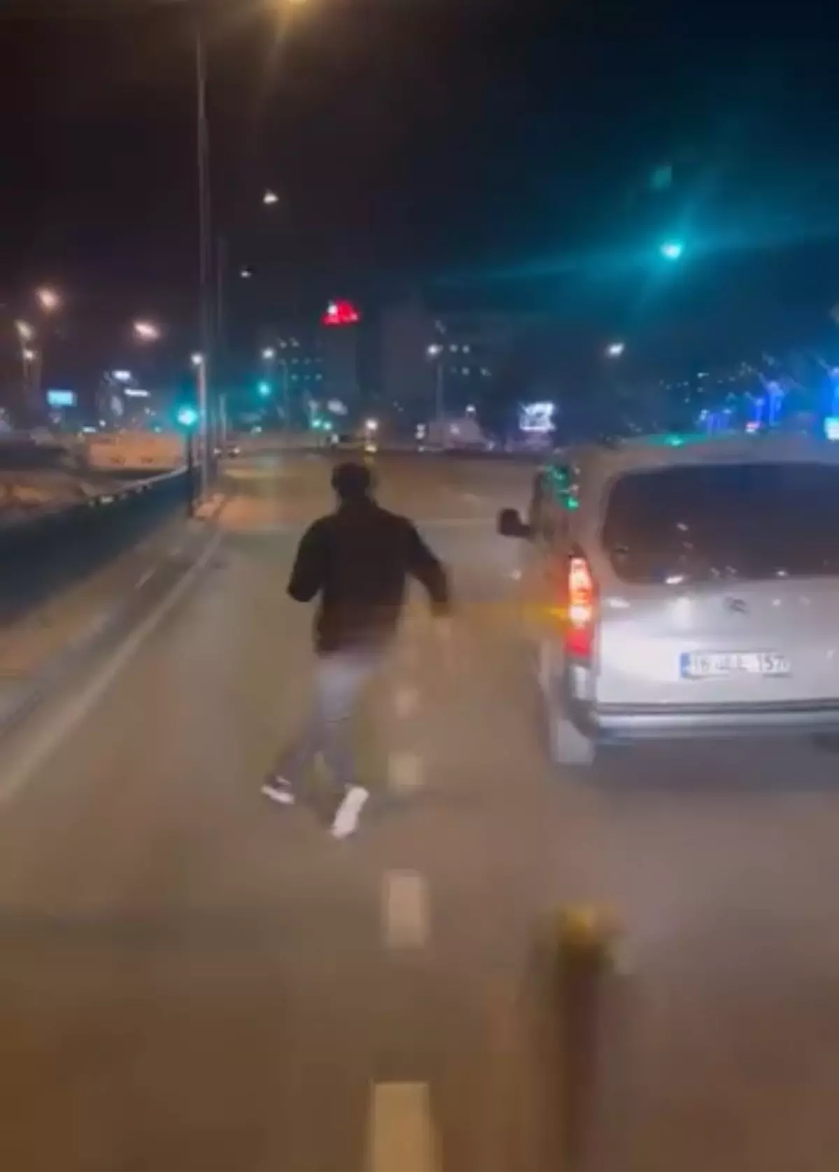 Bursa'da Yol Verme Tartışması Baltalı Saldırıyla Sonuçlandı