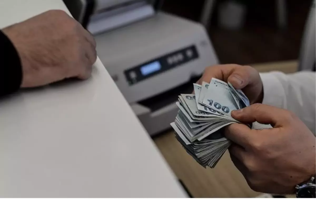 Emekli olup çalışanların maaşı kesilecek mi?