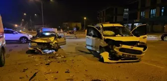 Erzincan'da Trafik Kazası: 4 Yaralı