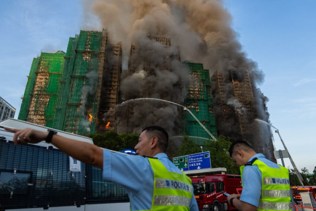 Hong Kong'daki dev sitede çıkan yangında ölü sayısı 55'e yükseldi 5 hong kong daki dev sitede cikan yanginda olu 19297294 2559 m