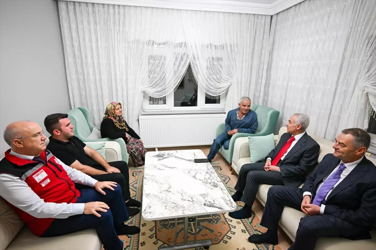 Kırklareli Valisi Turan, Kıbrıs gazisi Bektaş'ı ziyaret etti