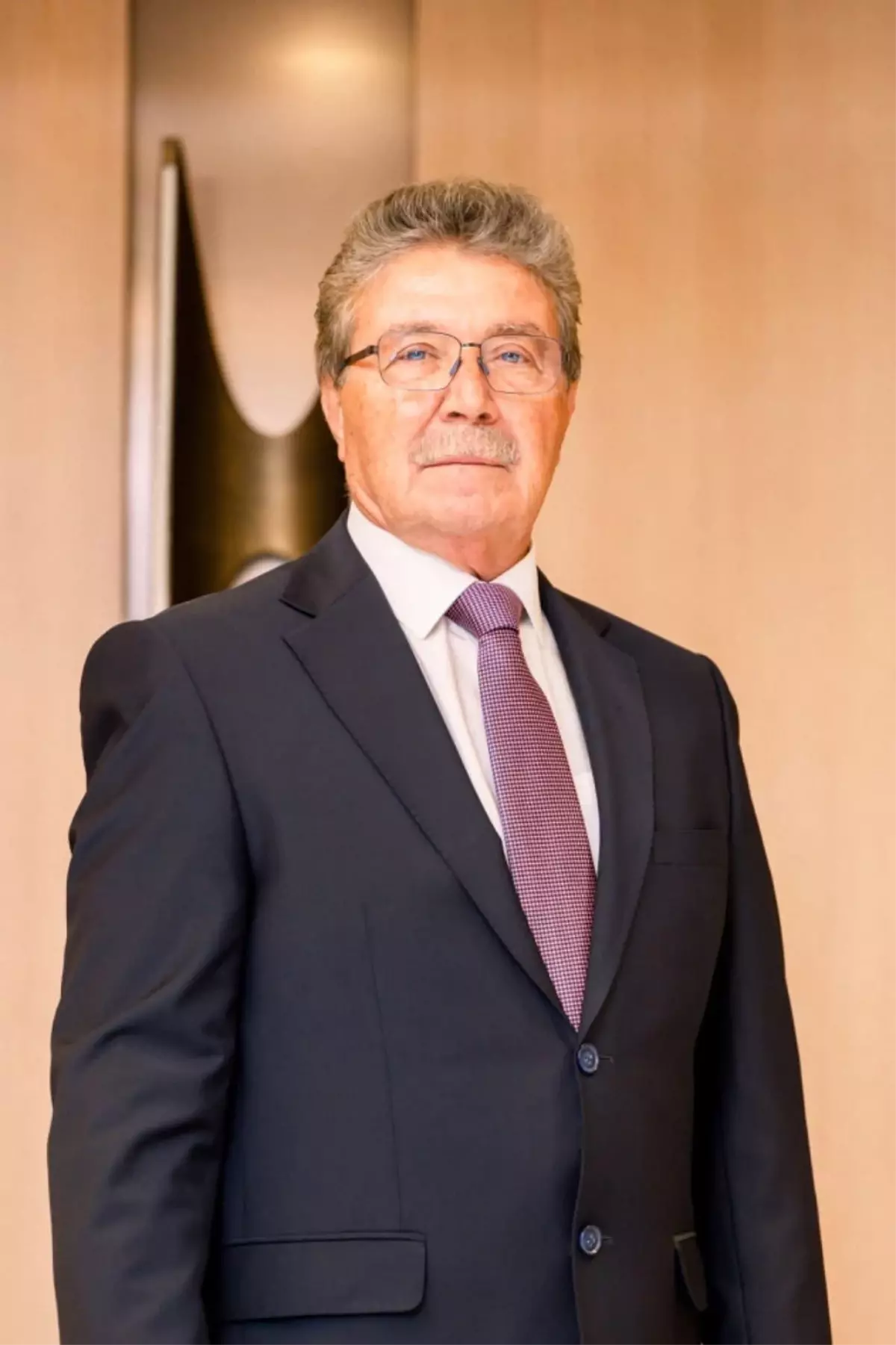 KKTC Başbakanı Ünal Üstel, MEB Anlaşmasını Reddetti