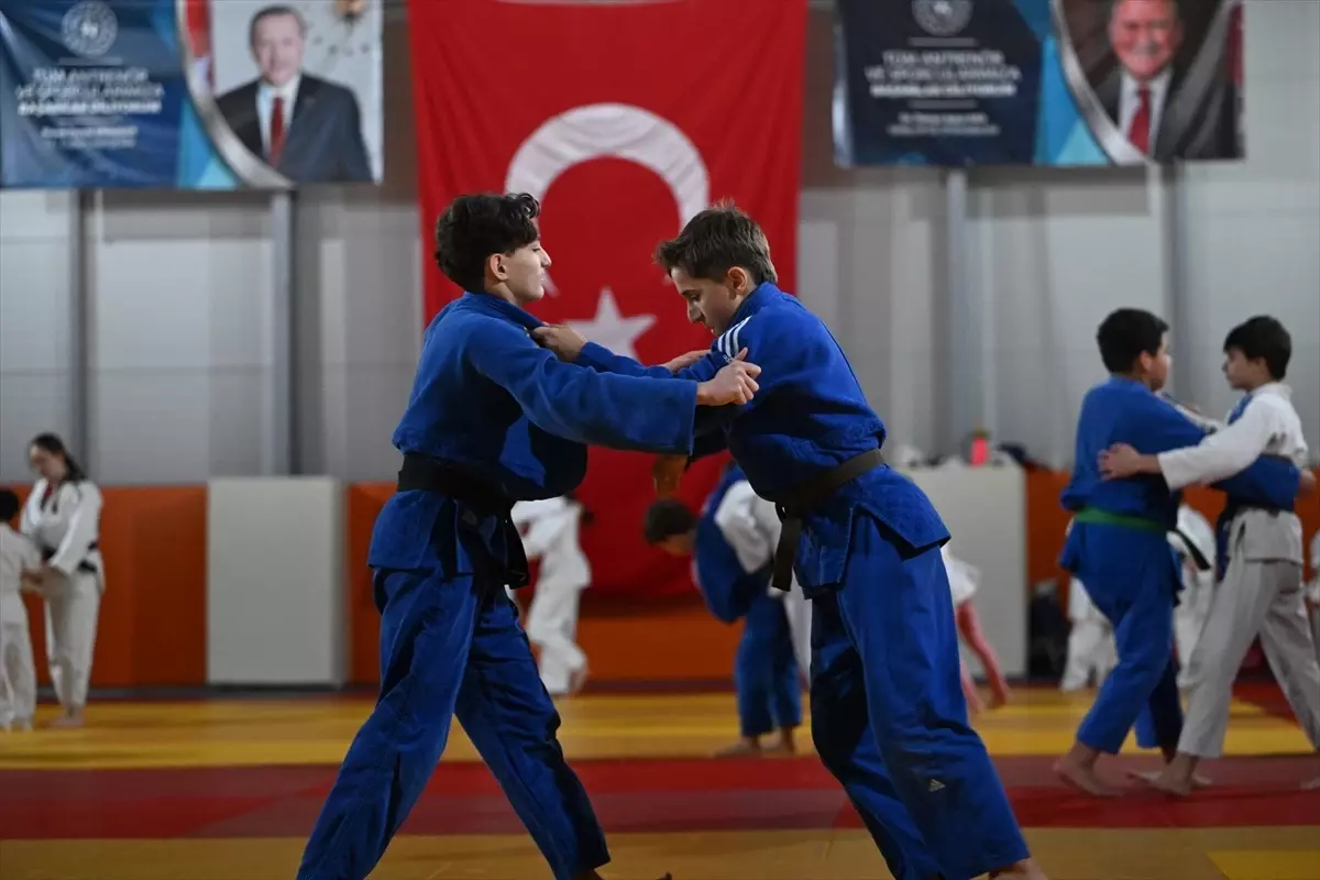 Rutkay Çil, Dünya Kuşak Güreşi Şampiyonası'na Hazırlanıyor