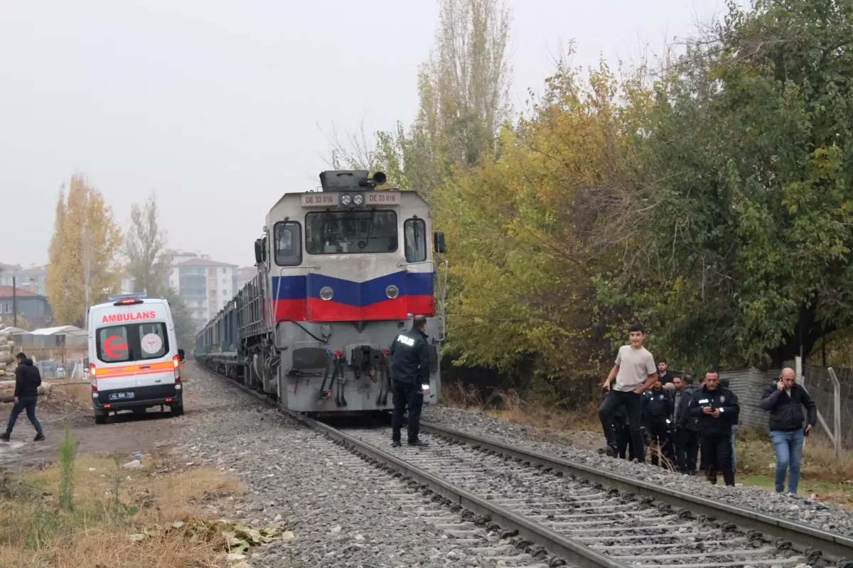 Yük Treni, Yaya Geçerken Ömer Narinç'e Çarptı