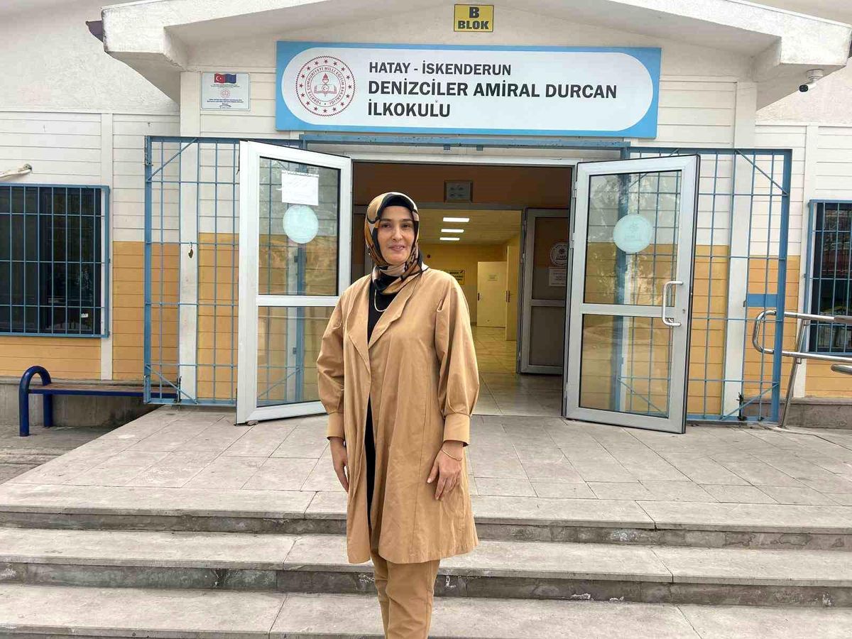 Esra Sultan Kaya'dan Öğretmenine Duygusal Vefa
