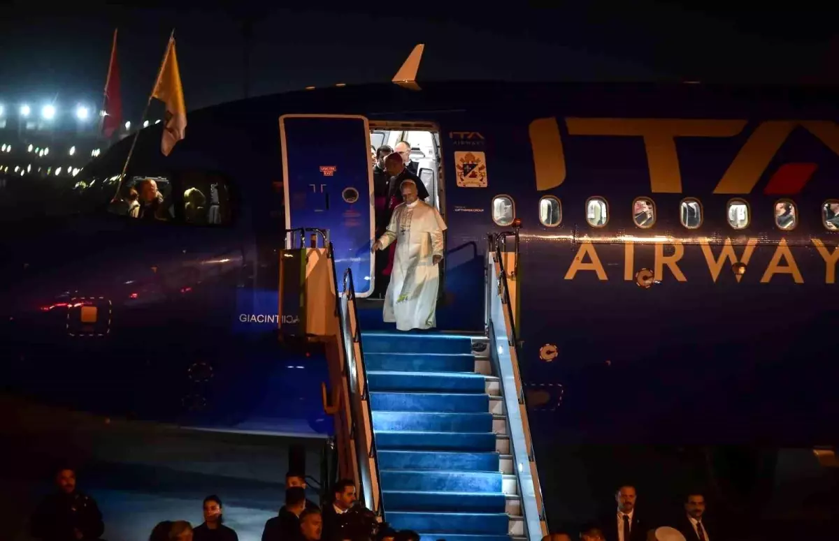 Papa 14. Leo İstanbul'a geldi