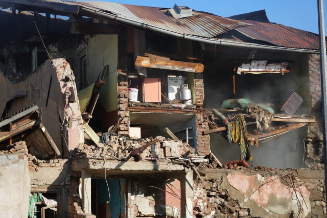 sehir diken ustunde dogal gaz patlamasi sonucu 2 19297465 8971 m