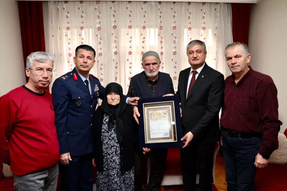 Şehit Özcan'ın ailesine şehadet belgesi teslim edildi