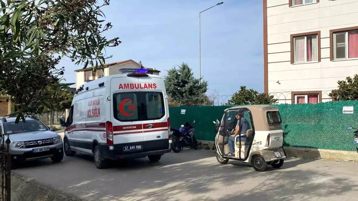 Sinop'ta Merdivenden Düşen Yaşlı Adam Hastaneye Kaldırıldı