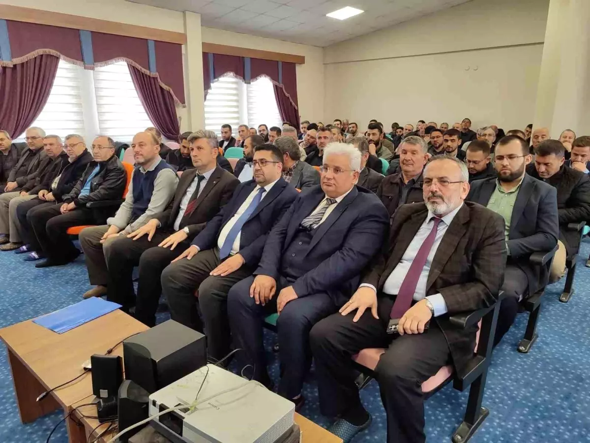 Şuhut'ta Cami Görevlileri ve Kur'an Kursu Öğreticileri İçin Değerlendirme Toplantısı