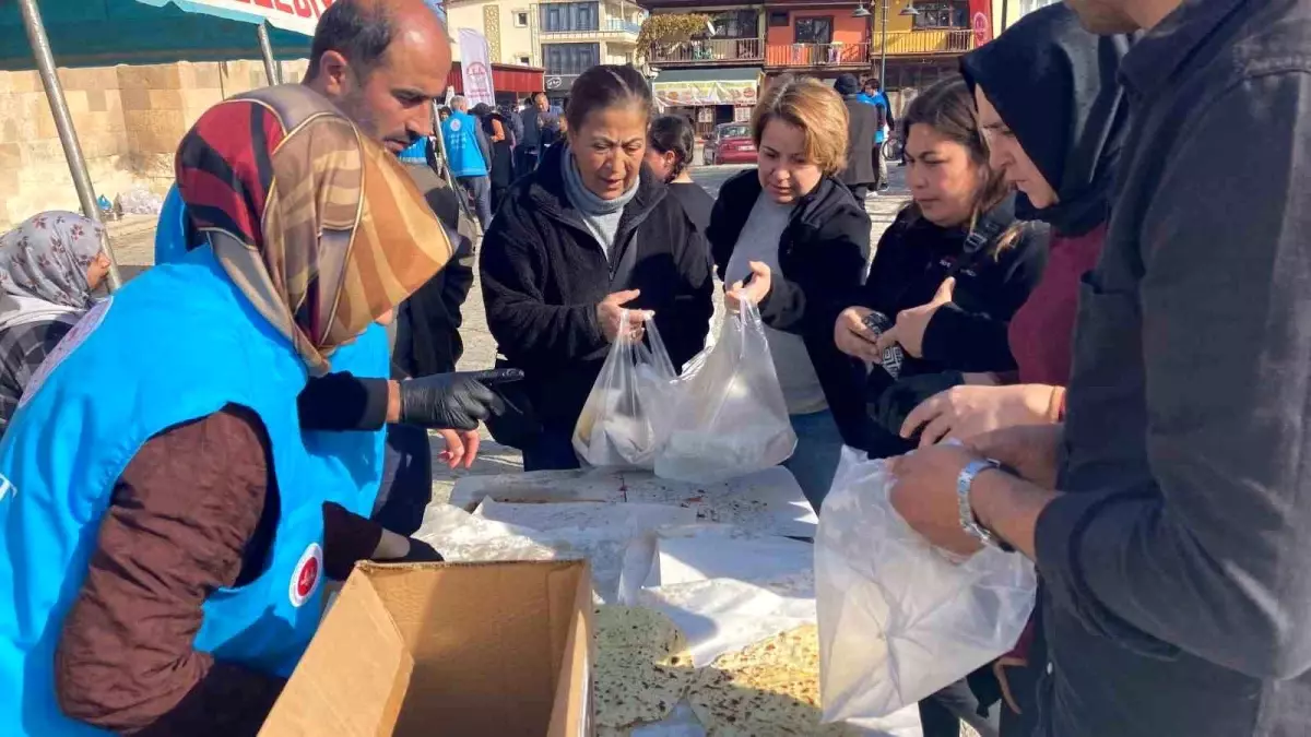 Afyonkarahisar'da Filistin İçin Hayır Çarşısı Kuruldu