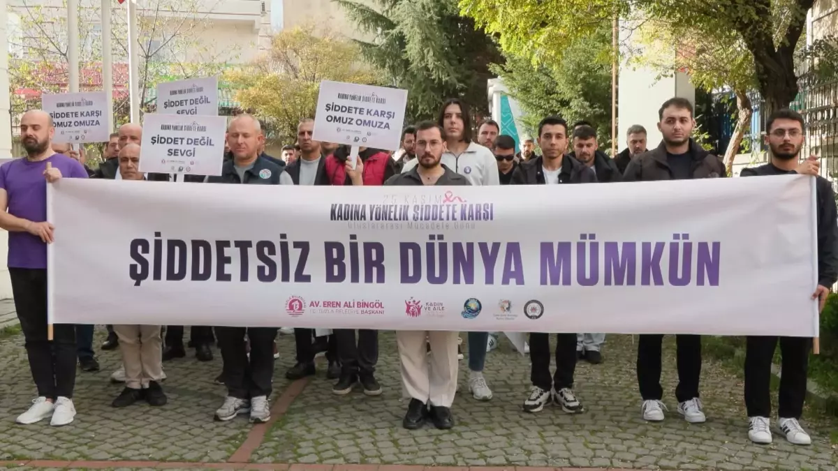 Tuzla Belediyesi'nden Kadına Yönelik Şiddetle Mücadele Yürüyüşü