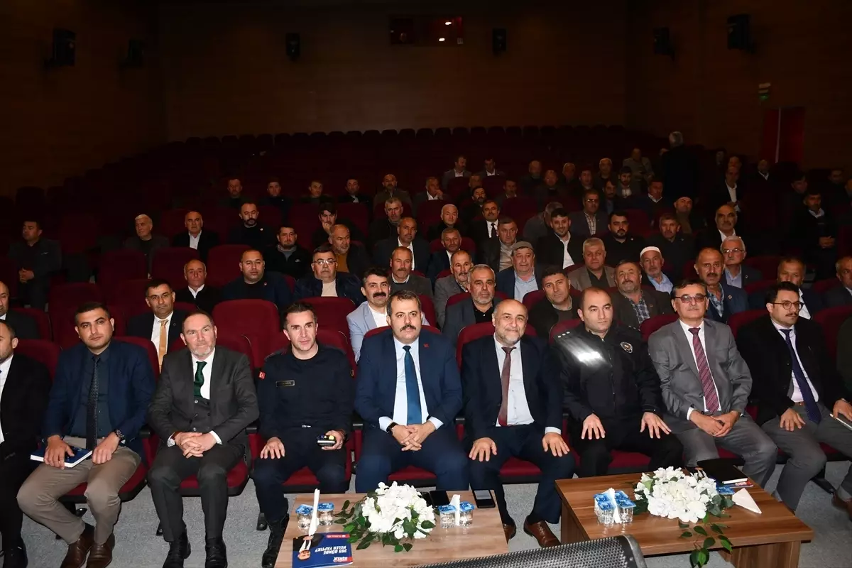 Vezirköprü'de Muhtarlara Bilgilendirme ve İstişare Toplantısı