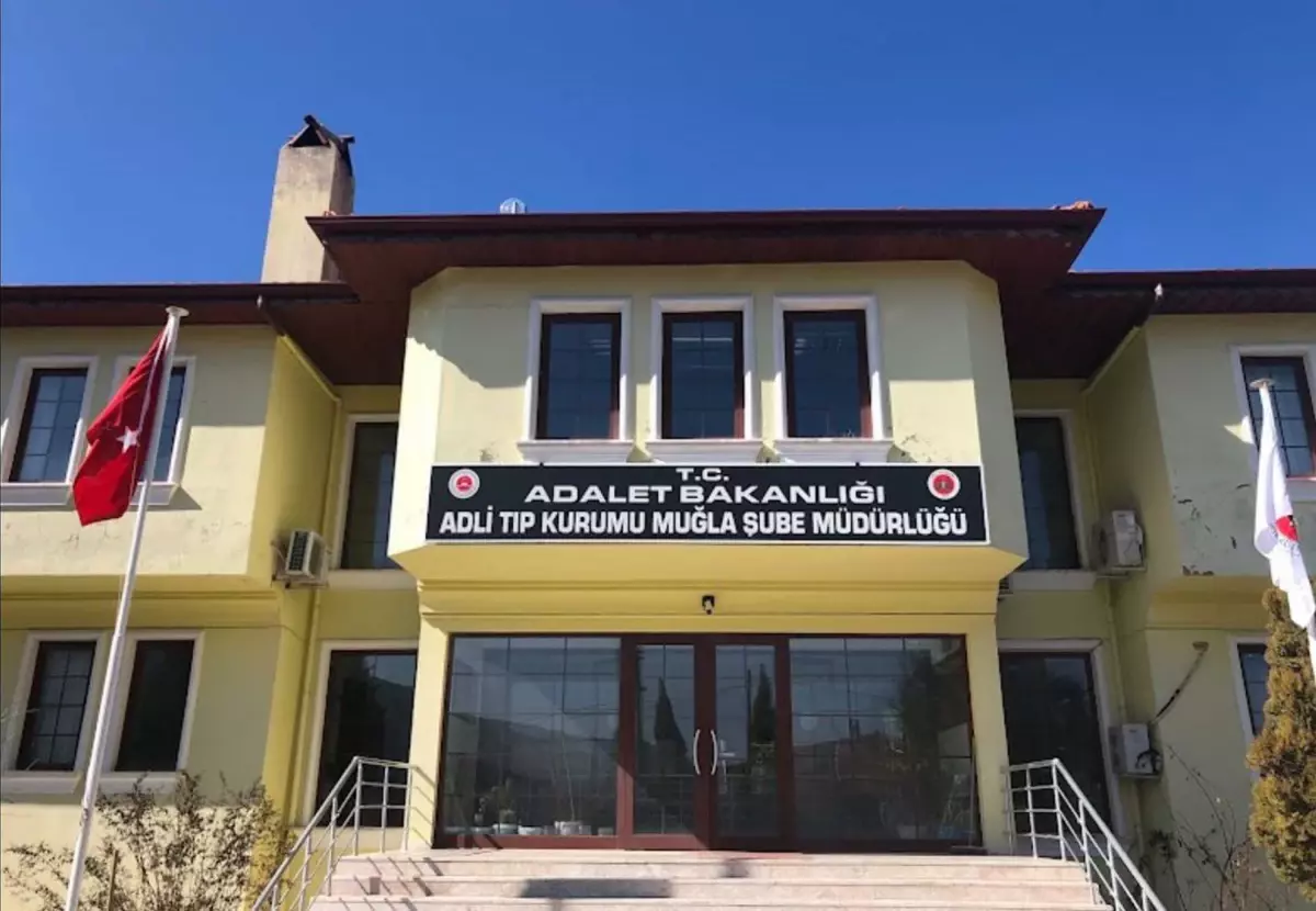 Muğla'da Zehirlenme Şüphesi: Otopsi Sonuçları Bekleniyor