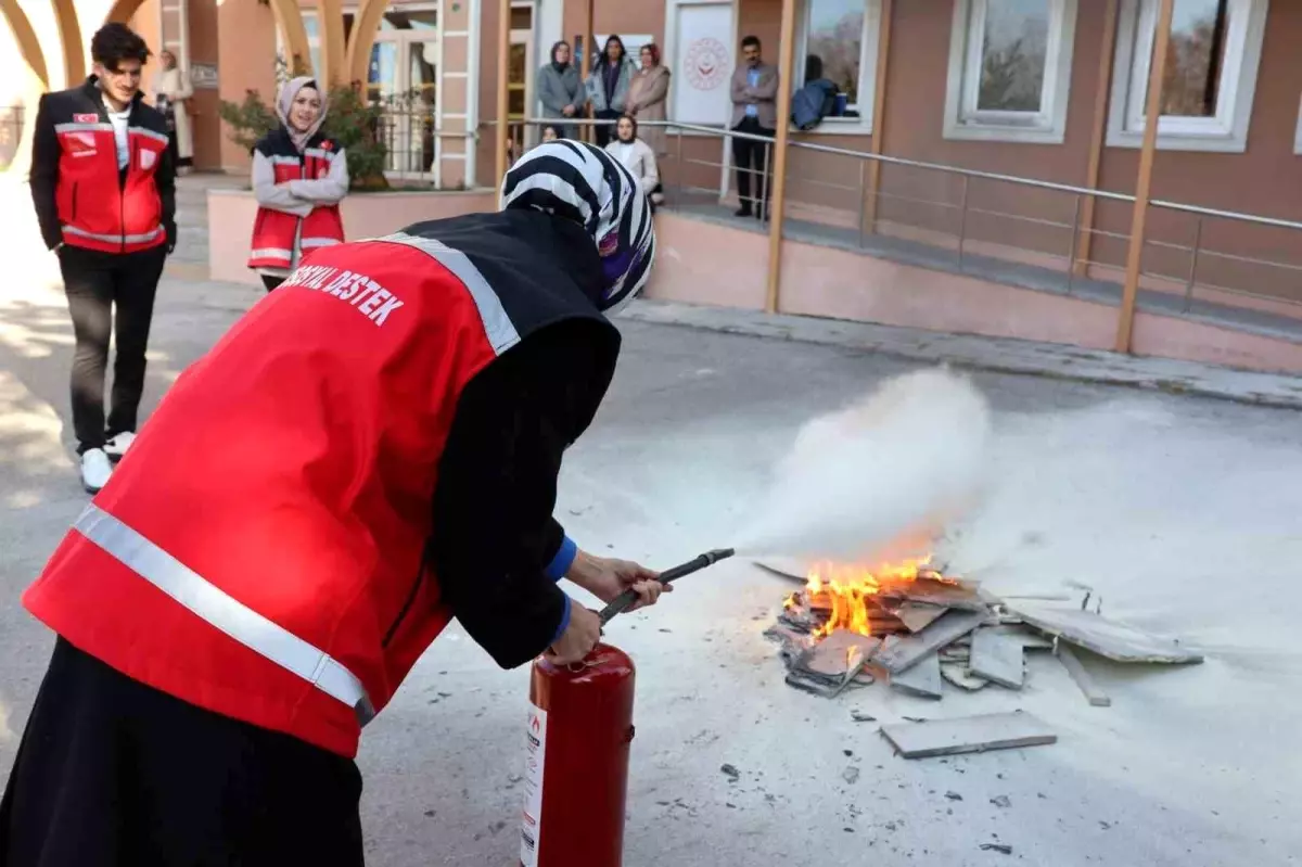 Afet Farkındalık Eğitimi Erzurum'da Gerçekleştirildi