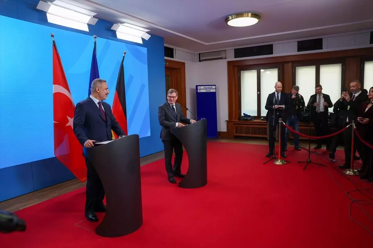 Almanya Dışişleri Bakanı Wadephul'dan Türkiye'ye Övgü ve Güvenlik Vurgusu