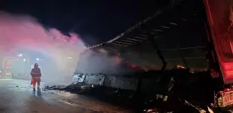 Susurluk'ta Seyir Halindeki Tırda Yangın Çıktı