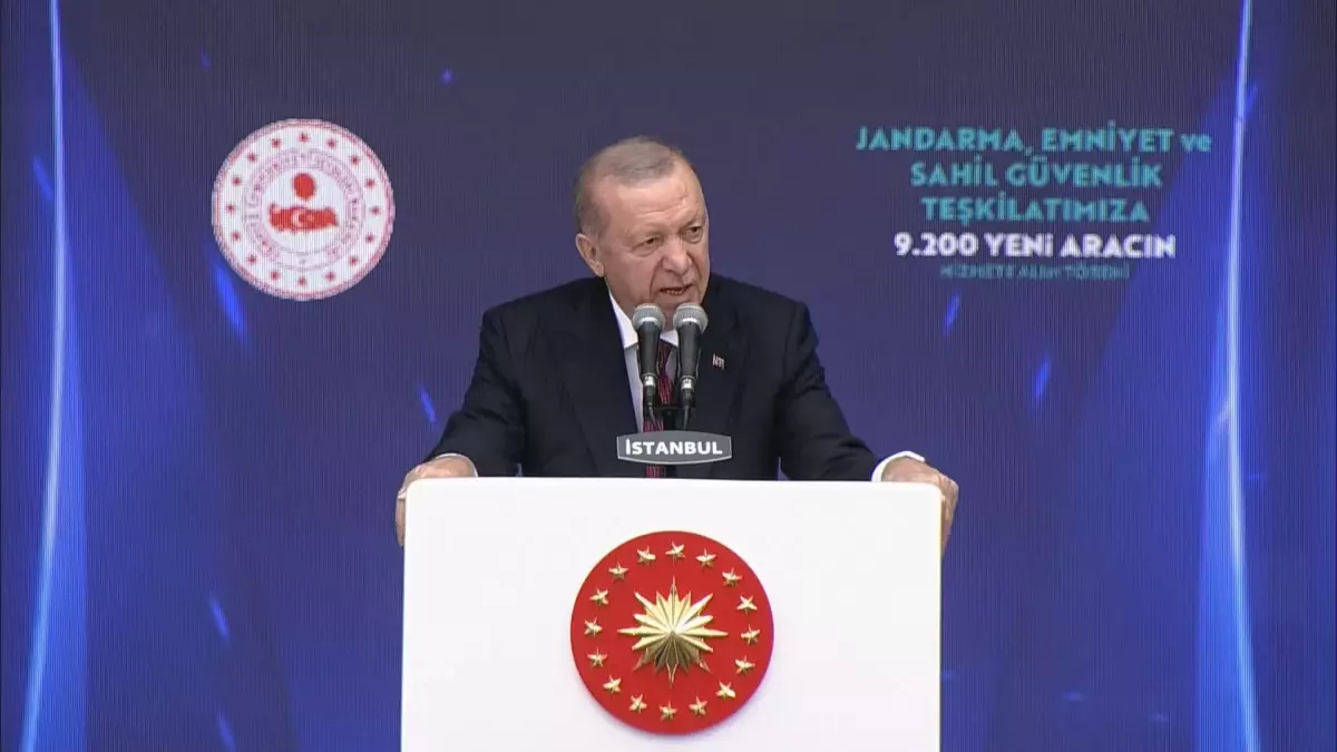 Cumhurbaşkanı Erdoğan, Jandarma, Emniyet ve Sahil Güvenlik Teşkilatı'nın yeni araç alım töreninde konuşuyor -1