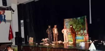 Eskişehir'de Çocuklara Tiyatro ve Fidan Hediyesi