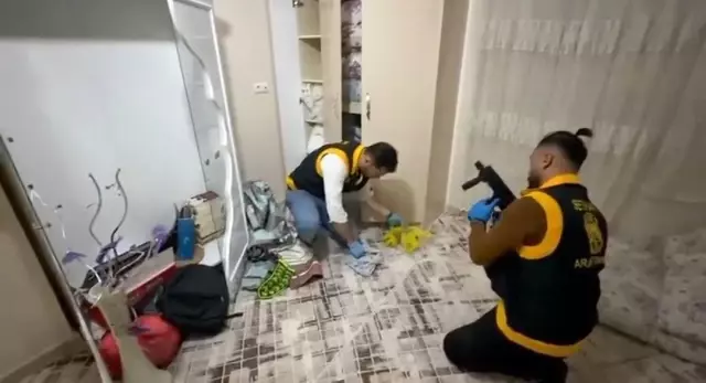 A weapons cache was found in the wardrobe! The brothers' defense is incredible