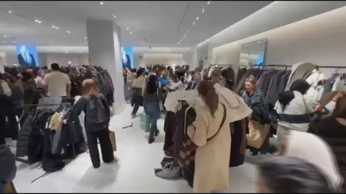 İstanbul'da Black Friday İndirimleriyle Alışveriş Yoğunluğu