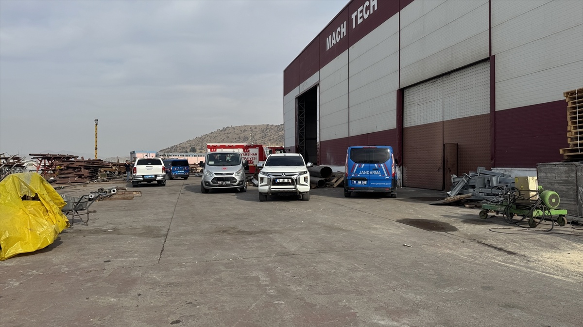 Kırıkkale'de 3 tonluk sac levhanın altında kalan 2 işçi öldü