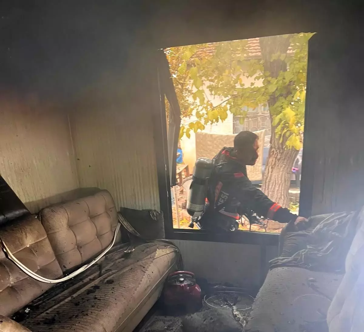 Malatya'da Konteyner Yangını Kontrol Altına Alındı