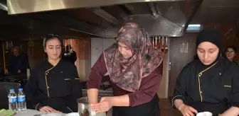 Muş'ta 'Eğitimde Ailenin Gücü Projesi' Kapsamında Yemek Yarışması Düzenlendi