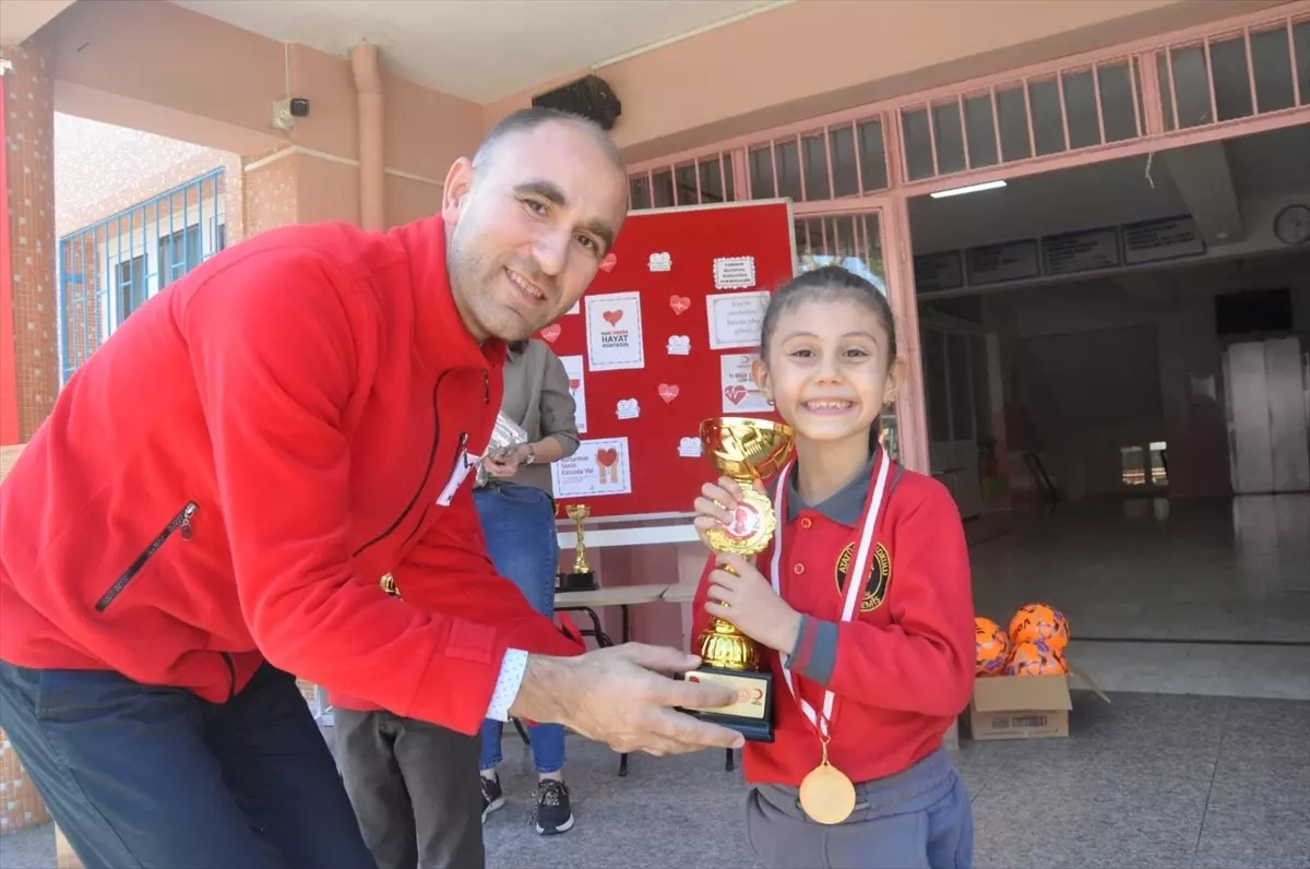 Ödemiş'te Kan Bağışı Kampanyasında Öğrencilere Ödül