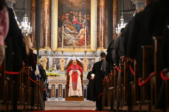 papa 14 leo istanbul da ilk duragi bakin neresi 19300822 7698 m