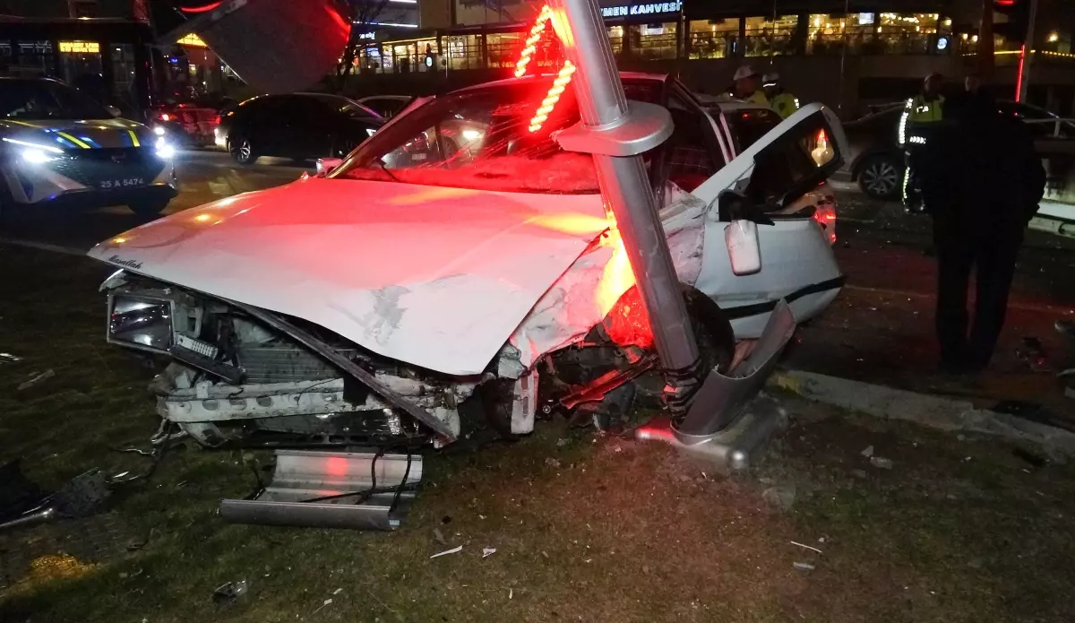 Ehliyetsiz Sürücünün Kaçışı Kaza ile Sonuçlandı: 3 Yaralı