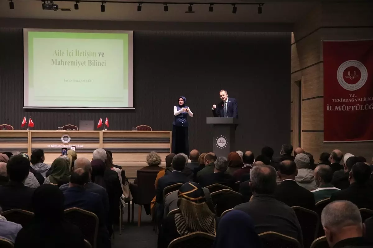 Tekirdağ'da Engelsiz Aile Okulu Semineri Düzenlendi