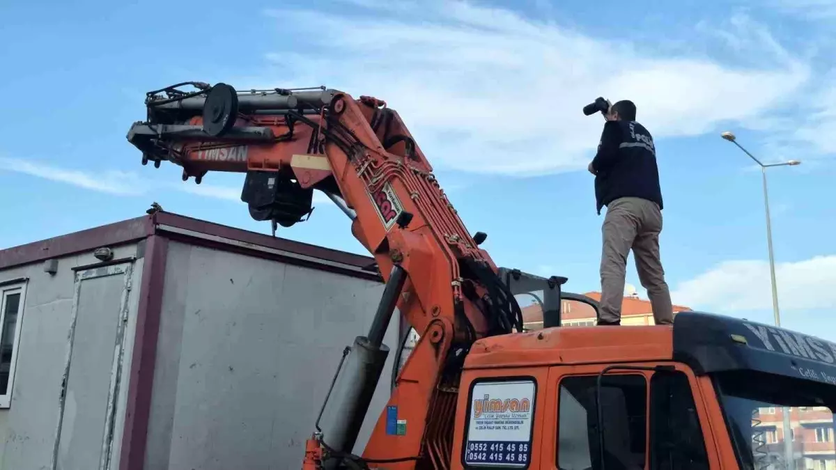 Bartın'da Tırın Konteynerinden Düşen İşçi Ağır Yaralandı