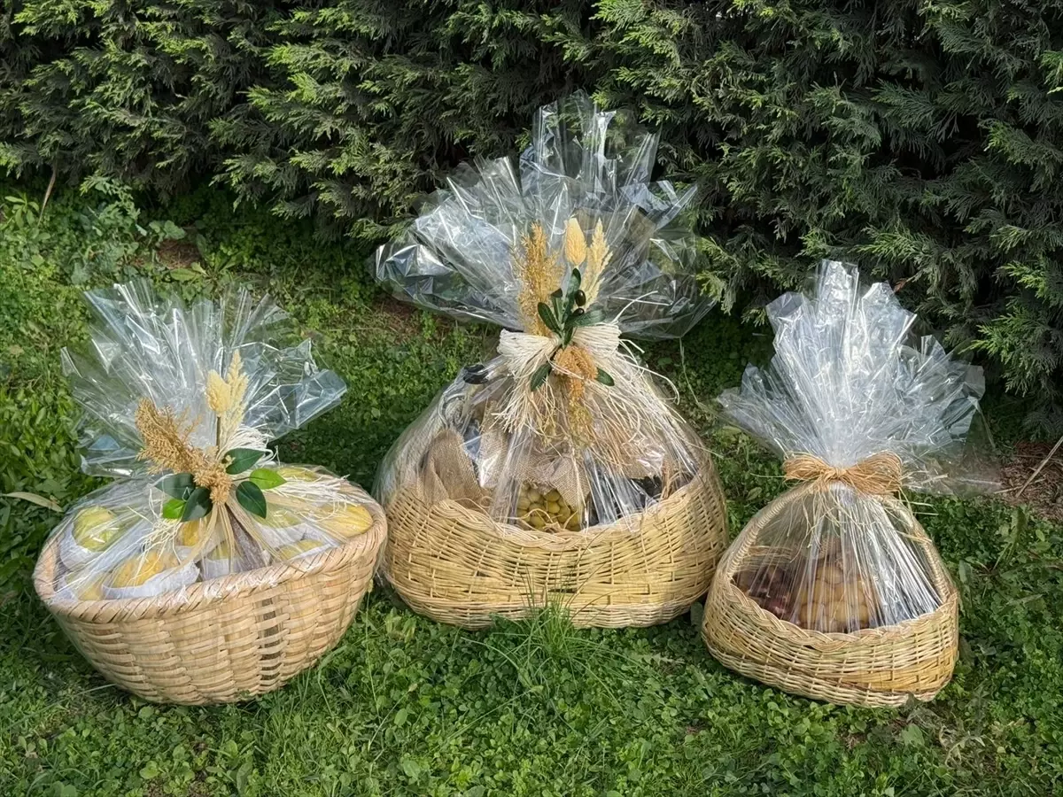 Papa 14. Leo'ya Bursa'nın Coğrafi İşaretli Ürünleri Hediye Edildi