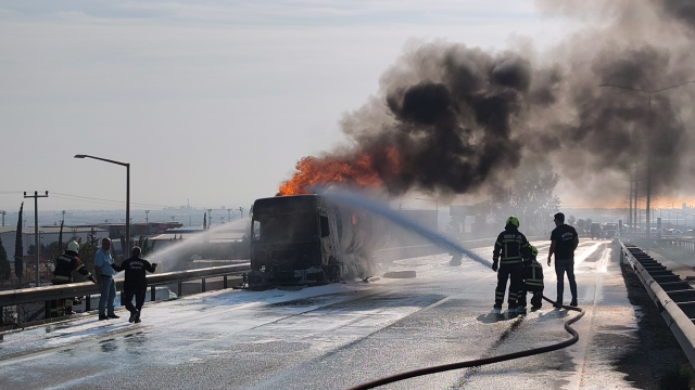 The tanker carrying 26 thousand liters of fuel burned fiercely! Explosions occurred in succession