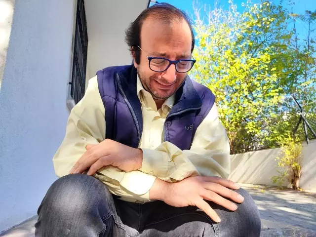 The mistake that ruined the life of a teacher with 26 years of experience! His family left him, he cried like a child