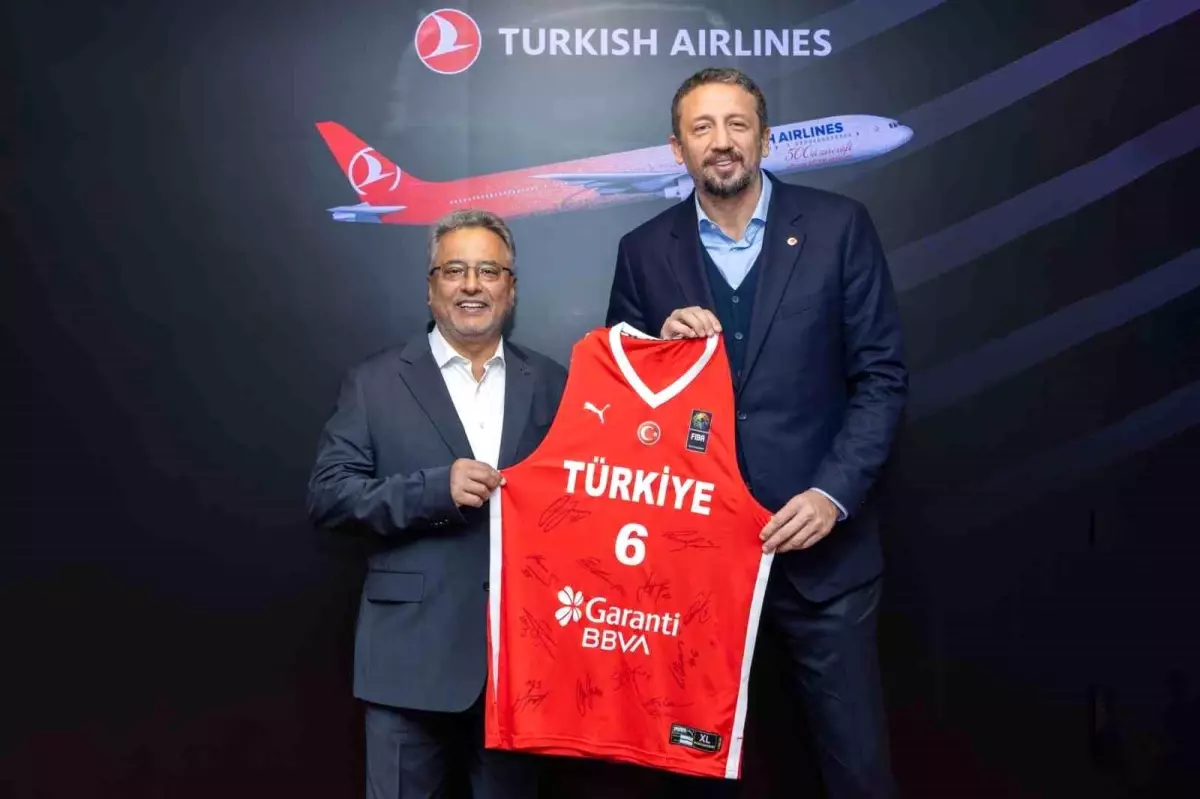 THY Başkanı Bolat'tan A Milli Basketbol Takımı'na Tebrik
