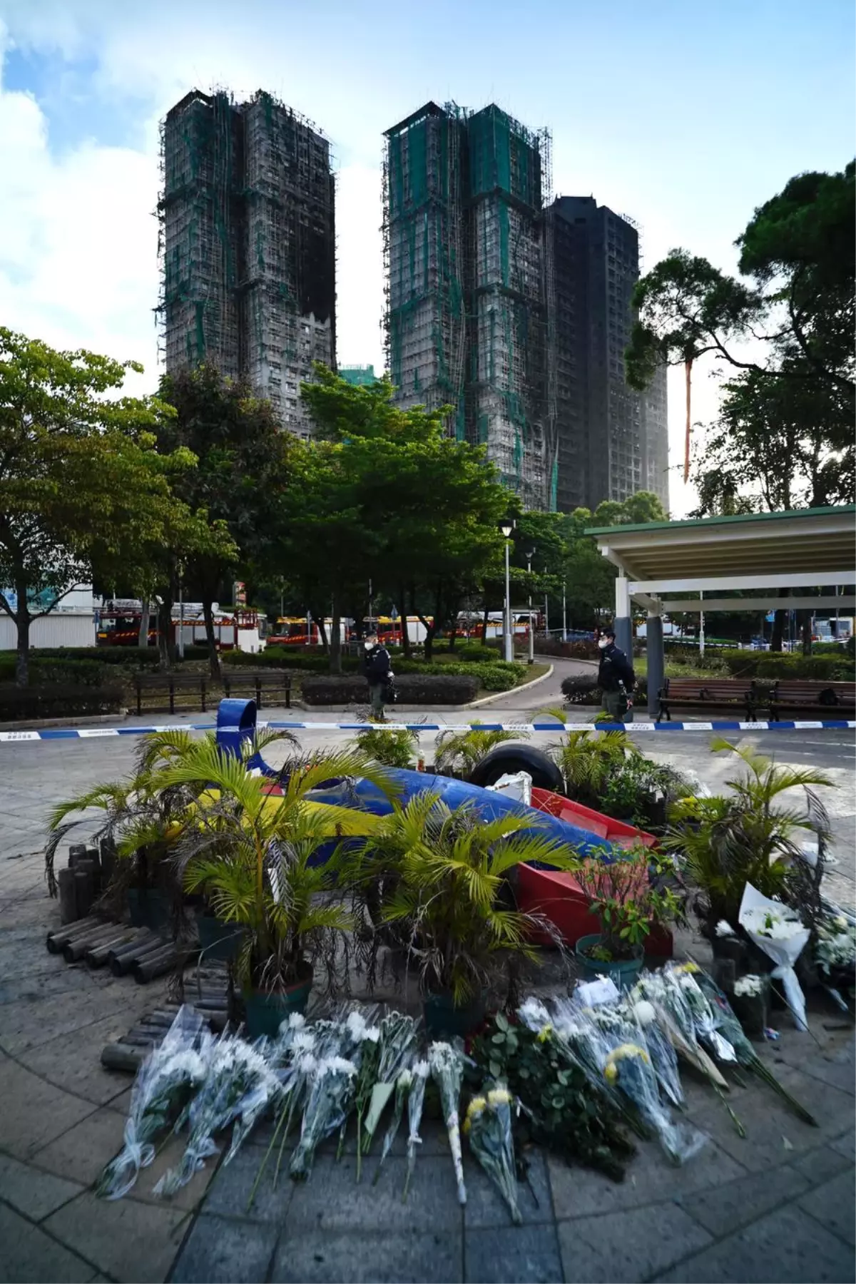 Hong Kong'daki Yangında Hayatını Kaybedenler İçin Anma Töreni