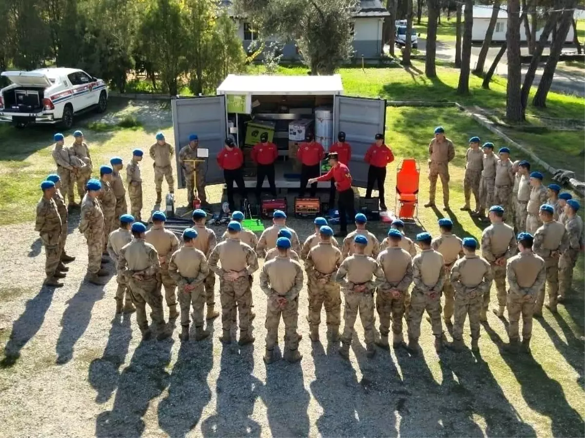 Aydın Jandarma Personeline Afet Eğitimleri