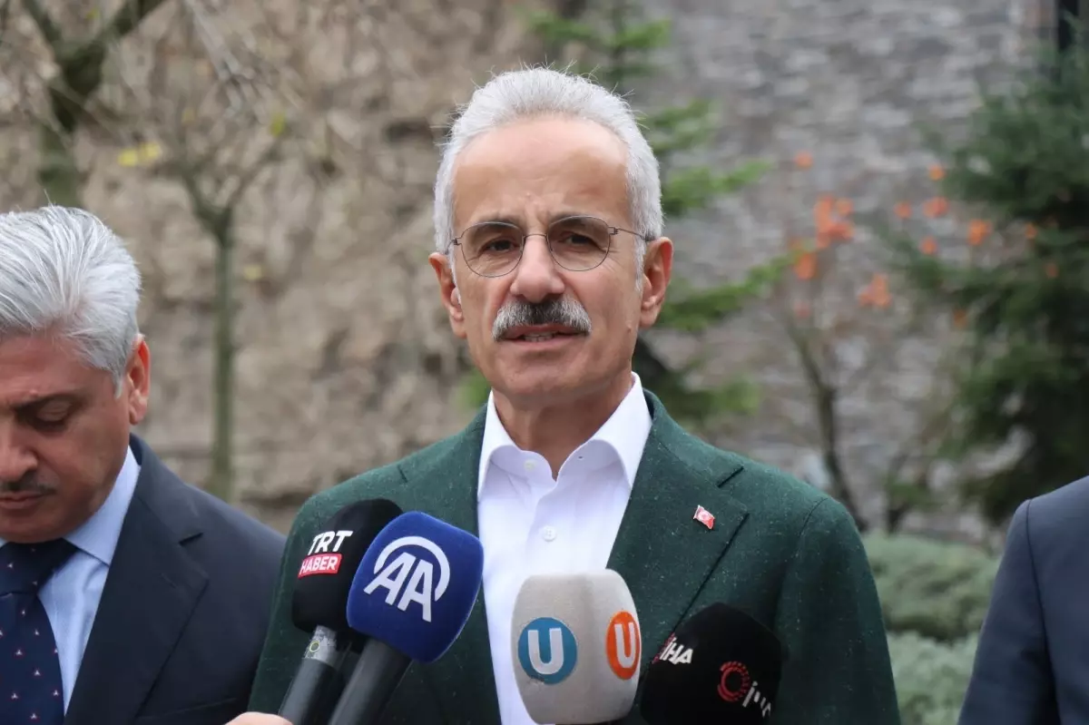 Bakan Uraloğlu: Karadeniz'de İki Gemide Yangın ve Saldırı İhlali