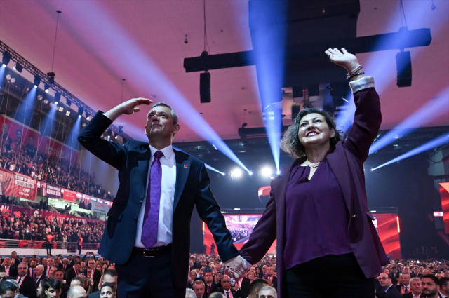 Is this message for Kılıçdaroğlu? Özgür Özel's words sparked a round of applause in the hall